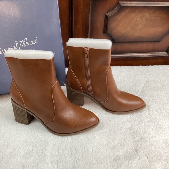 Universal Threads Cleo Ankle Boots NEW - Picture 2 of 11